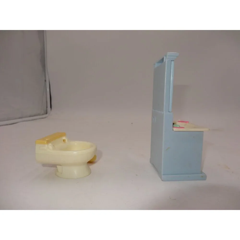 Fisher Price Loving Family Dollhouse Bathroom Lot‎ Toilet and Vanity Sink 2002